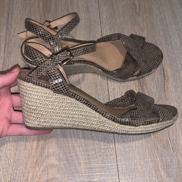 Faded Glory Snakeskin Wedge Heel Sandal Espadrille Ankle Strap - Picture 3 of 8